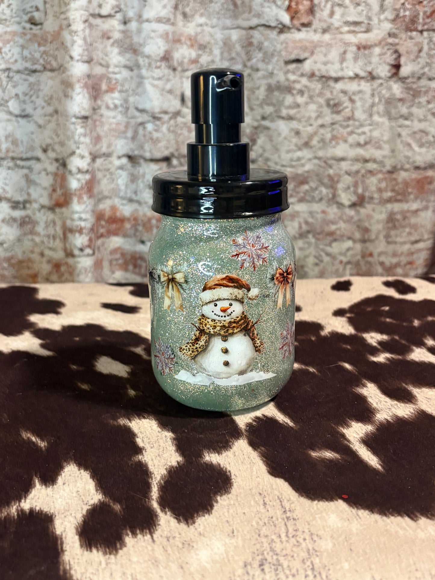 ❄️ Bring a little holiday sparkle to your sink! ✨
