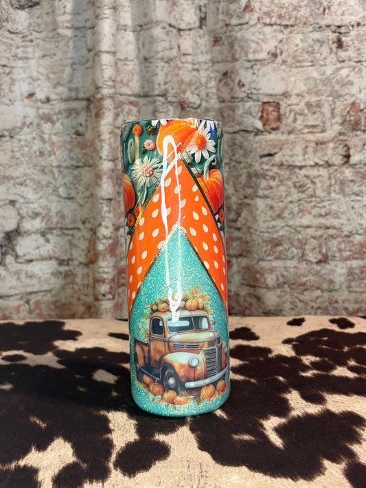 🍂 Fall in love with your new favorite tumbler! 🎃