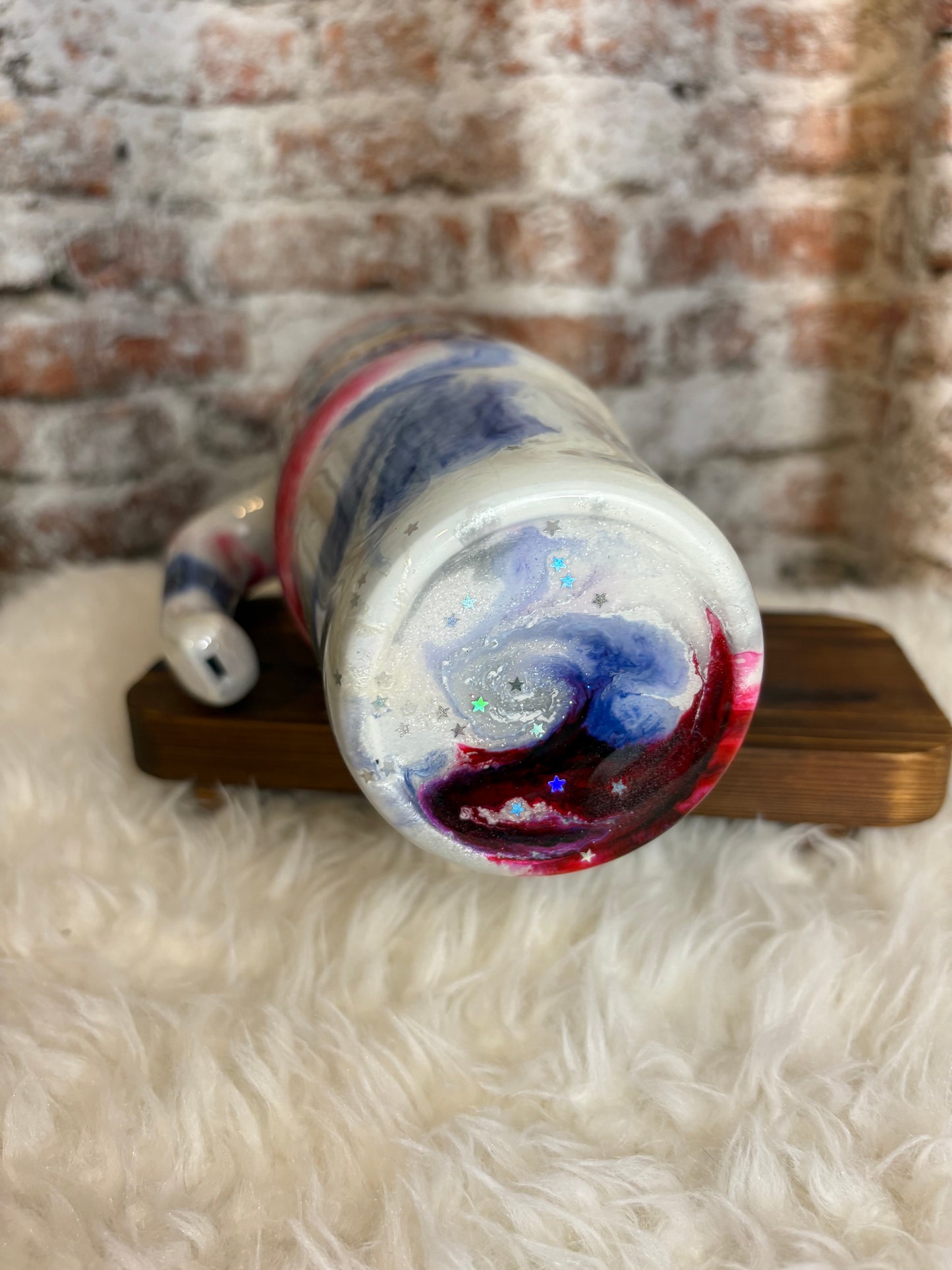 Celebrate in Style with Our 30oz Patriotic Ink Swirl Tumbler!