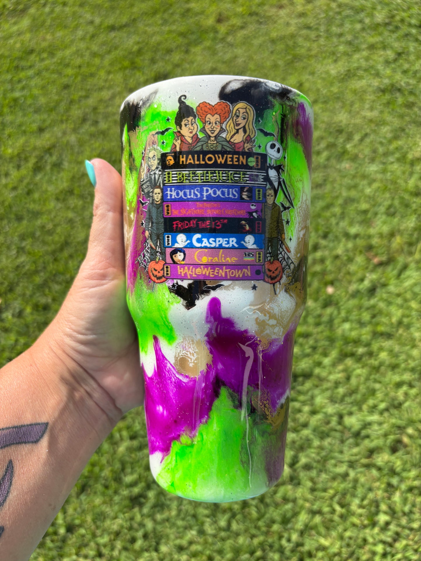 SPOOKY MOVIE NIGHT VIBES – 30 OZ CURVED TUMBLER_11:01:17