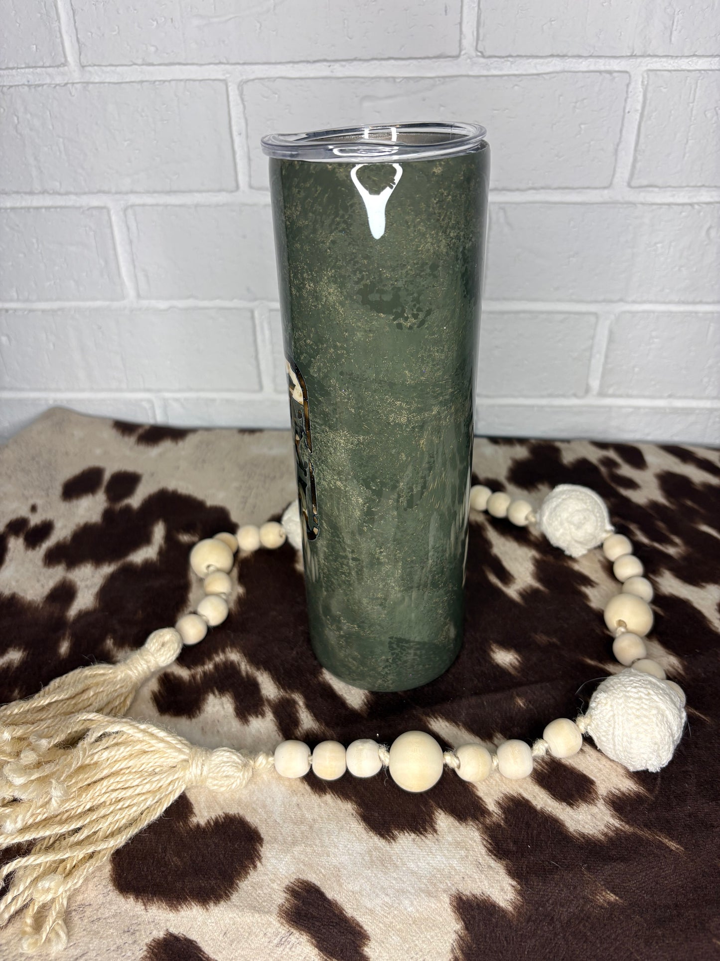 🦌 30 oz Rugged Men’s Tumbler – Built for the Outdoors 🦌
