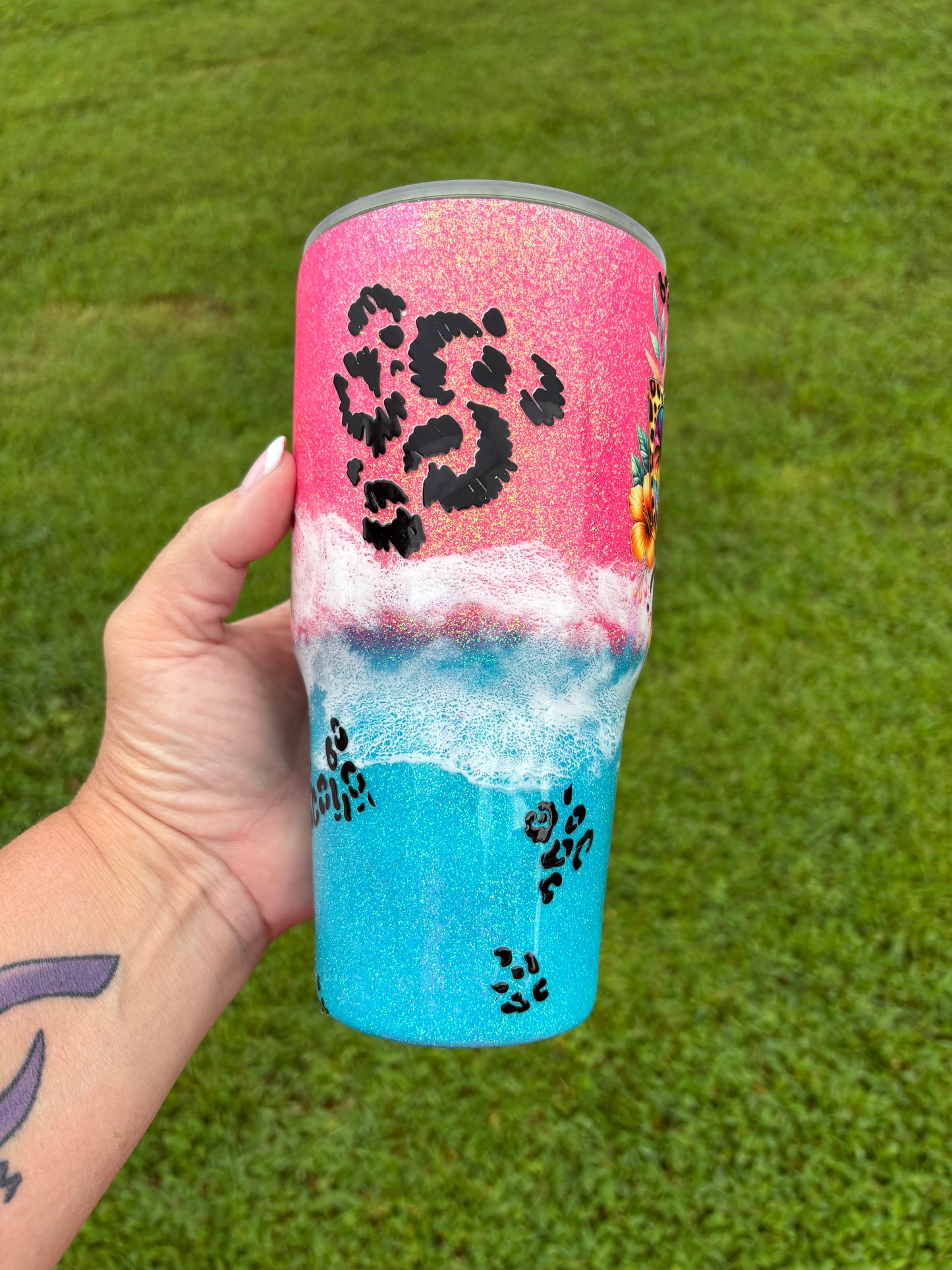 Salty Beach 30oz Glitter Tumbler – Leopard & Sunset Sunglasses Design